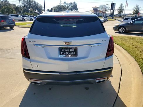 Used 2025 Cadillac XT5 Premium Luxury image 10