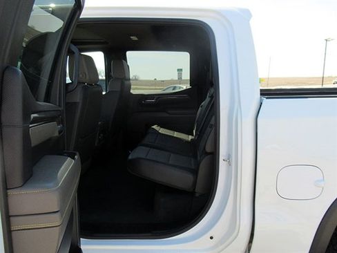 Used 2022 Chevrolet Silverado 1500 ZR2 w/ Technology Package image 13