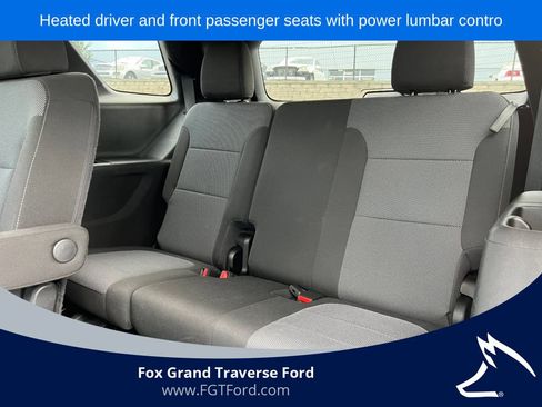 Used 2023 Chevrolet Traverse LT FWD image 6