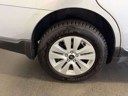 Used 2019 Subaru Outback 2.5i AWD/4WD image 12