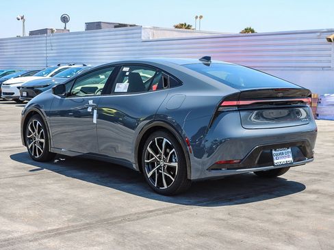 New 2026 Toyota Prius Plug-In Hybrid FWD image 7