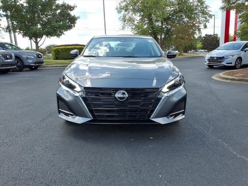 New 2025 Nissan Altima 2.5 SV image 2