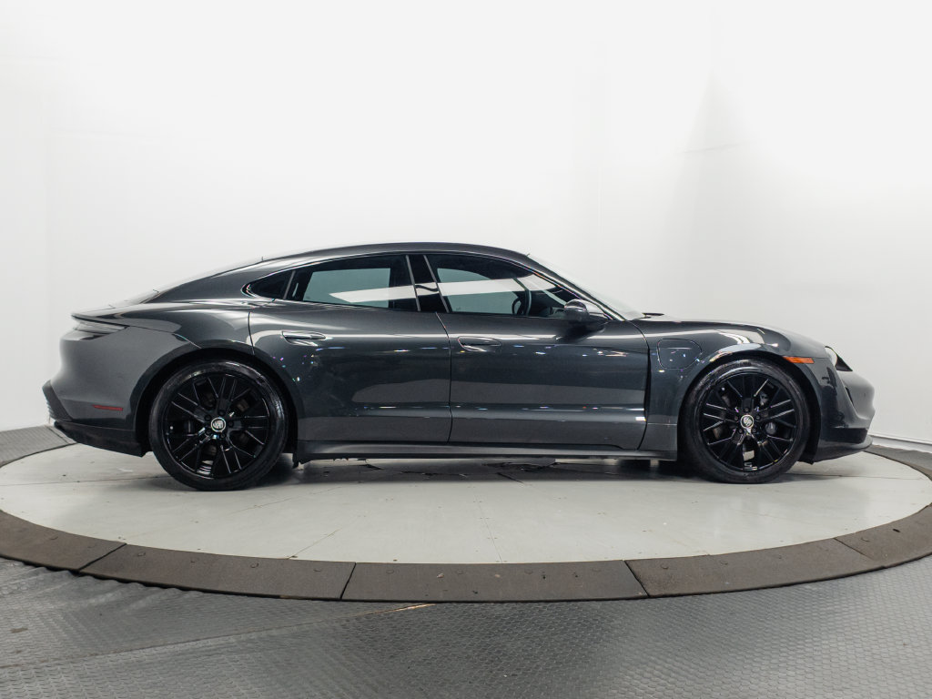 Used 2022 Porsche Taycan RWD image 34