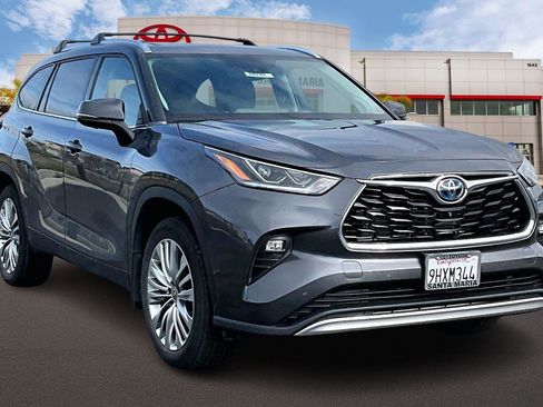 Used 2023 Toyota Highlander Platinum image 1