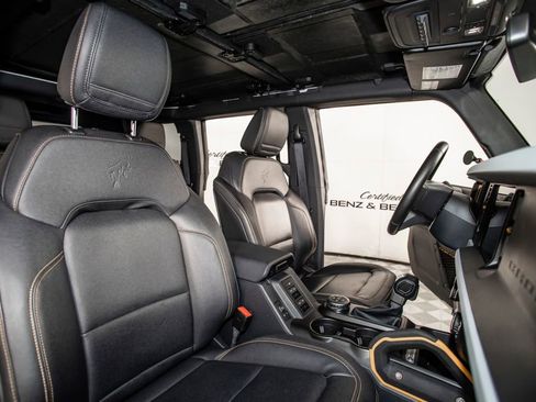 Used 2023 Ford Bronco Badlands w/ Sasquatch Package AWD/4WD image 16