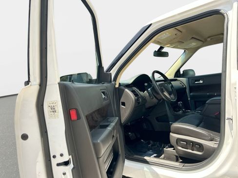 Used 2019 Ford Flex Limited FWD image 10