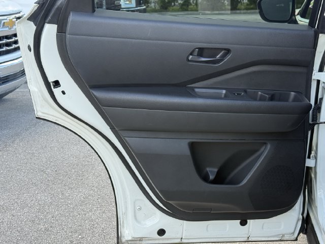 Used 2024 Nissan Pathfinder SV FWD image 33