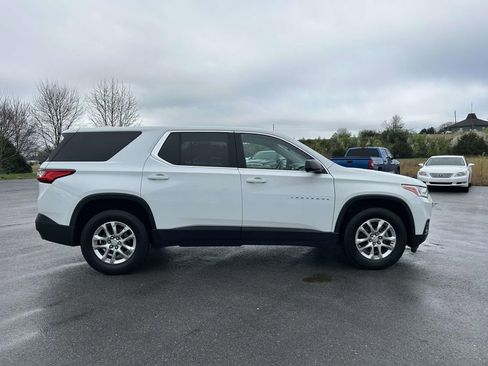 Used 2020 Chevrolet Traverse LS image 2
