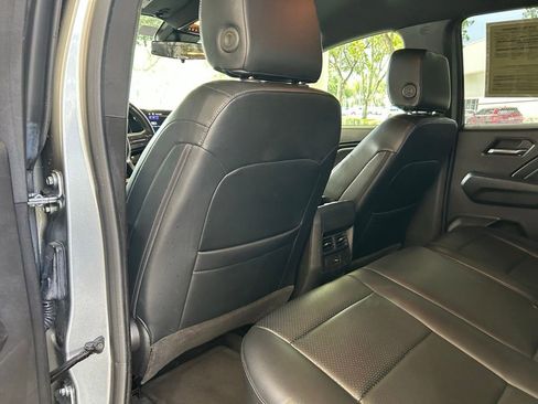 Used 2024 Chevrolet Colorado LT RWD image 35