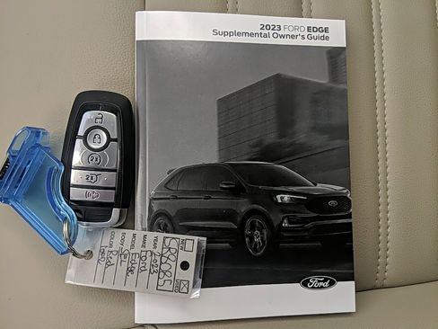 Used 2023 Ford Edge SEL w/ Convenience Package image 28