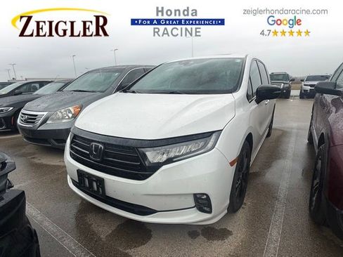 Used 2024 Honda Odyssey Sport image 3