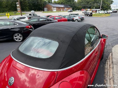 Used 2006 Volkswagen Beetle Convertible w/ Package 1 FWD image 37