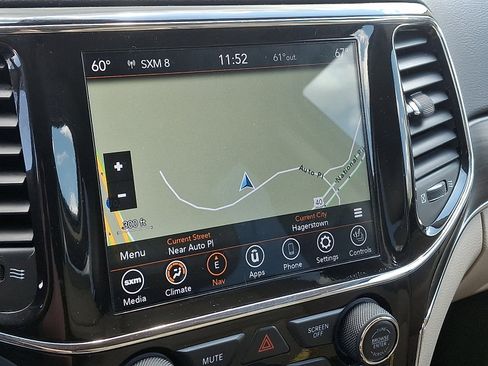 Used 2021 Jeep Grand Cherokee Limited AWD/4WD image 18