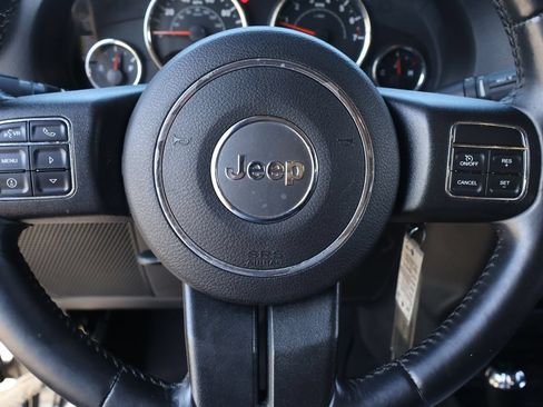 Used 2015 Jeep Wrangler Unlimited Sahara w/ Connectivity Group AWD/4WD image 21