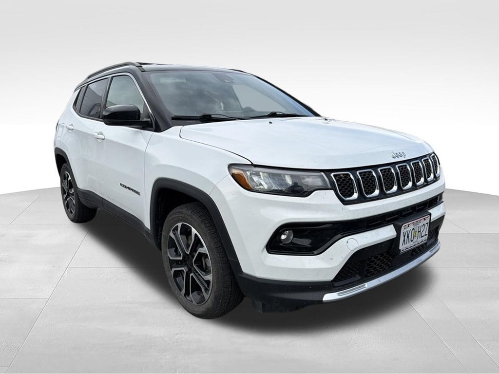 Used 2024 Jeep Compass Limited AWD/4WD image 2