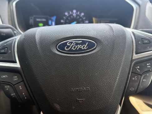 Used 2019 Ford Fusion SEL image 31