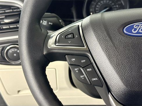 Used 2022 Ford Edge Titanium AWD/4WD image 17