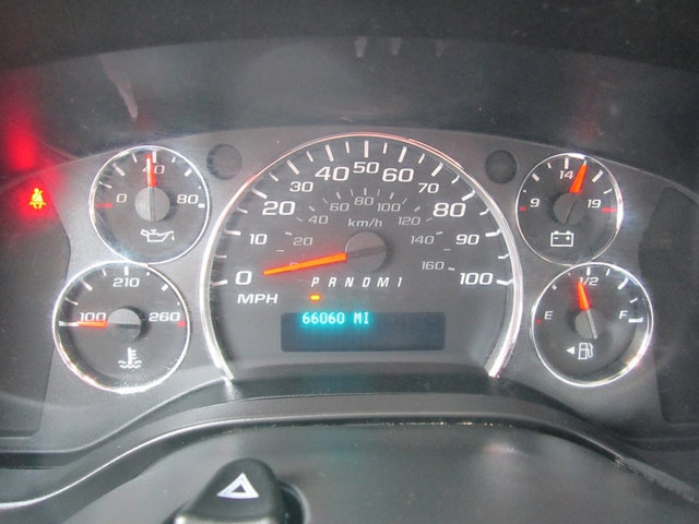 Used 2018 Chevrolet Express 2500 RWD image 9