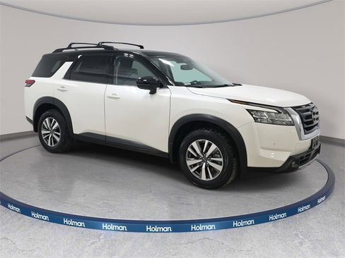 Used 2022 Nissan Pathfinder SL image 5