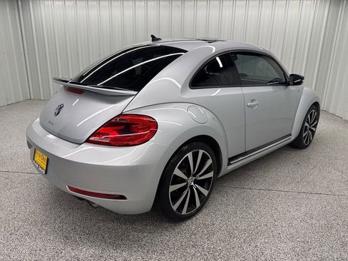 Used 2013 Volkswagen Beetle R-Line FWD image 6