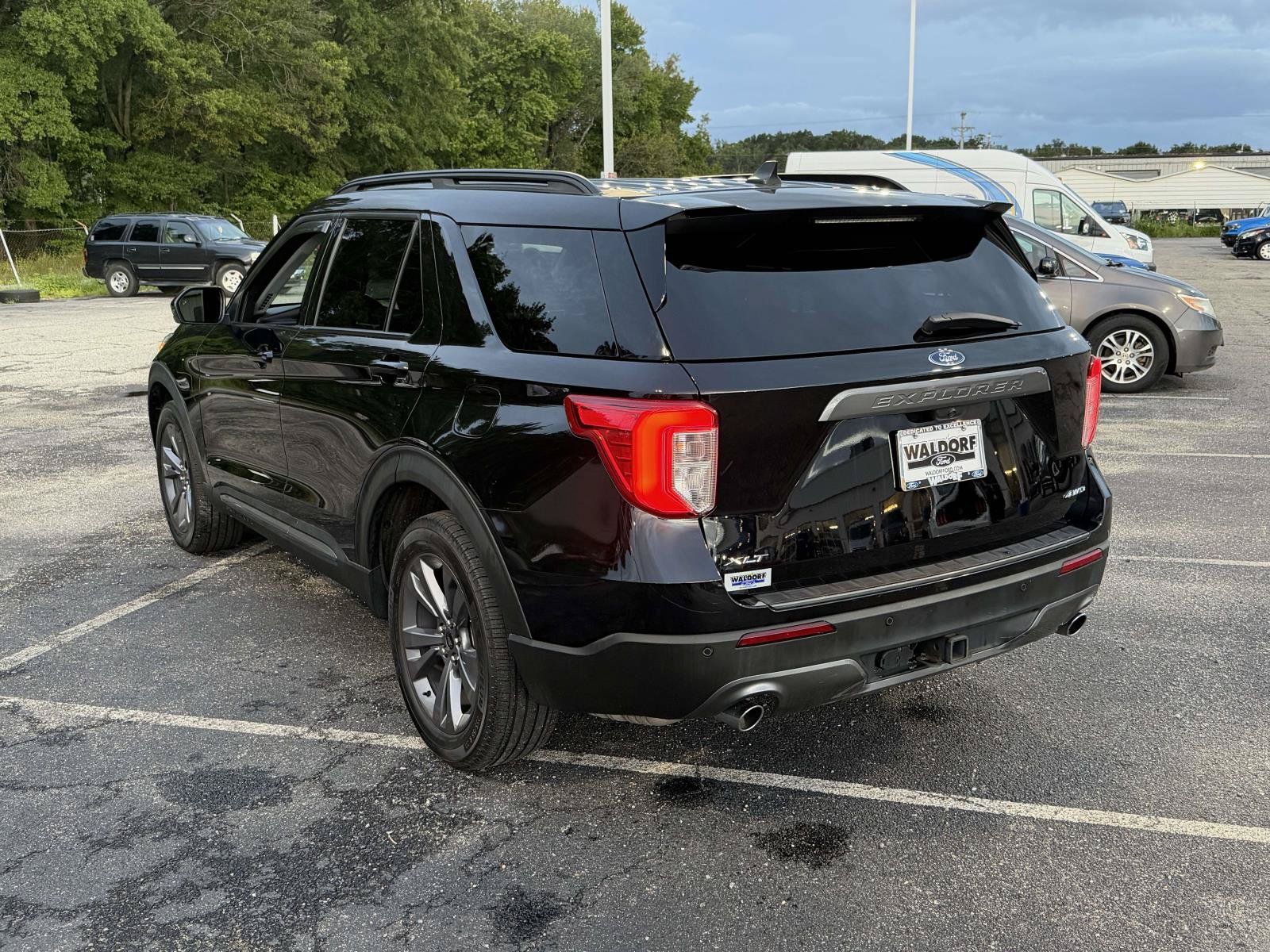Certified 2023 Ford Explorer XLT w/ Equipment Group 202A AWD/4WD image 4