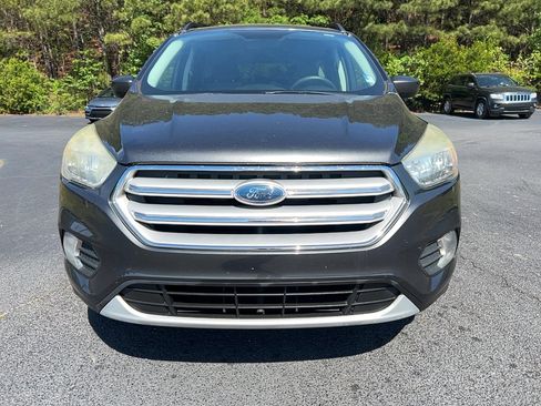 Used 2018 Ford Escape SE FWD image 2