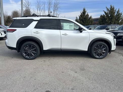 New 2026 Nissan Pathfinder SL w/ SL Premium Package AWD/4WD image 8