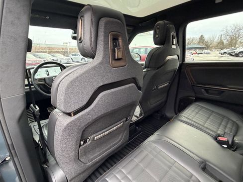 Used 2025 Rivian R1S Premium image 20