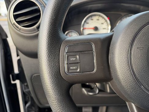 Used 2017 Jeep Wrangler Sport image 31