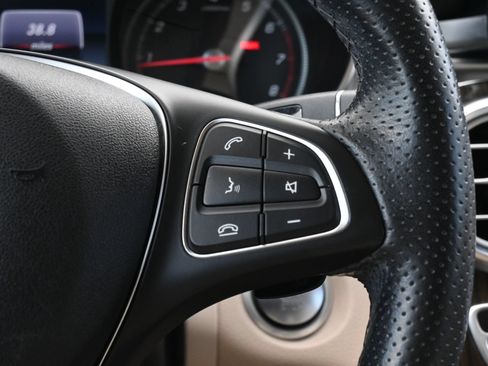 Used 2019 Mercedes-Benz GLC 300 4MATIC image 9