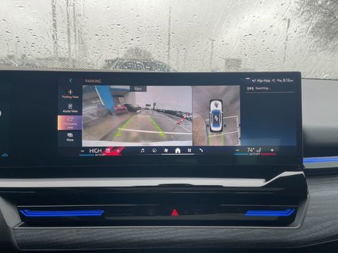 Used 2025 BMW 530i xDrive w/ Premium Package image 28