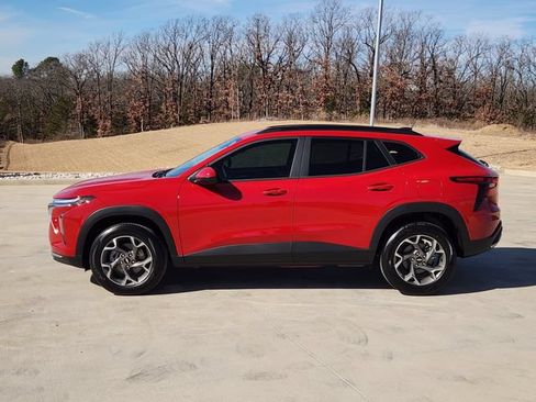 New 2026 Chevrolet Trax LT w/ Driver Confidence Package FWD image 4