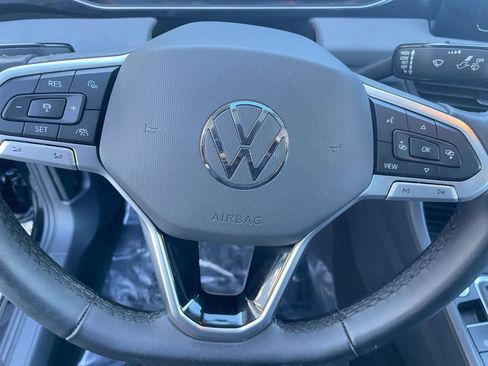 Used 2025 Volkswagen Jetta SE image 27