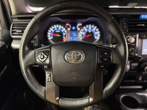 Used 2018 Toyota 4Runner TRD Off-Road Premium image 17