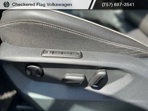 Used 2022 Volkswagen Tiguan SEL R-Line AWD/4WD image 25