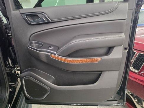 Used 2019 Chevrolet Suburban Premier AWD/4WD image 38