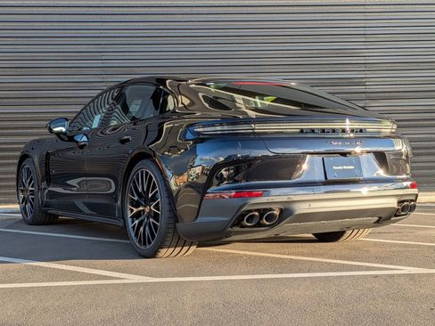 New 2026 Porsche Panamera 4S image 3