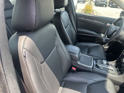 New 2023 Chrysler 300 Touring L w/ Popular Equipment Group image 29