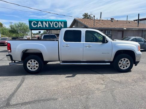 Used 2014 GMC Sierra 2500 SLT w/ Suspension Package, Off-Road AWD/4WD image 3