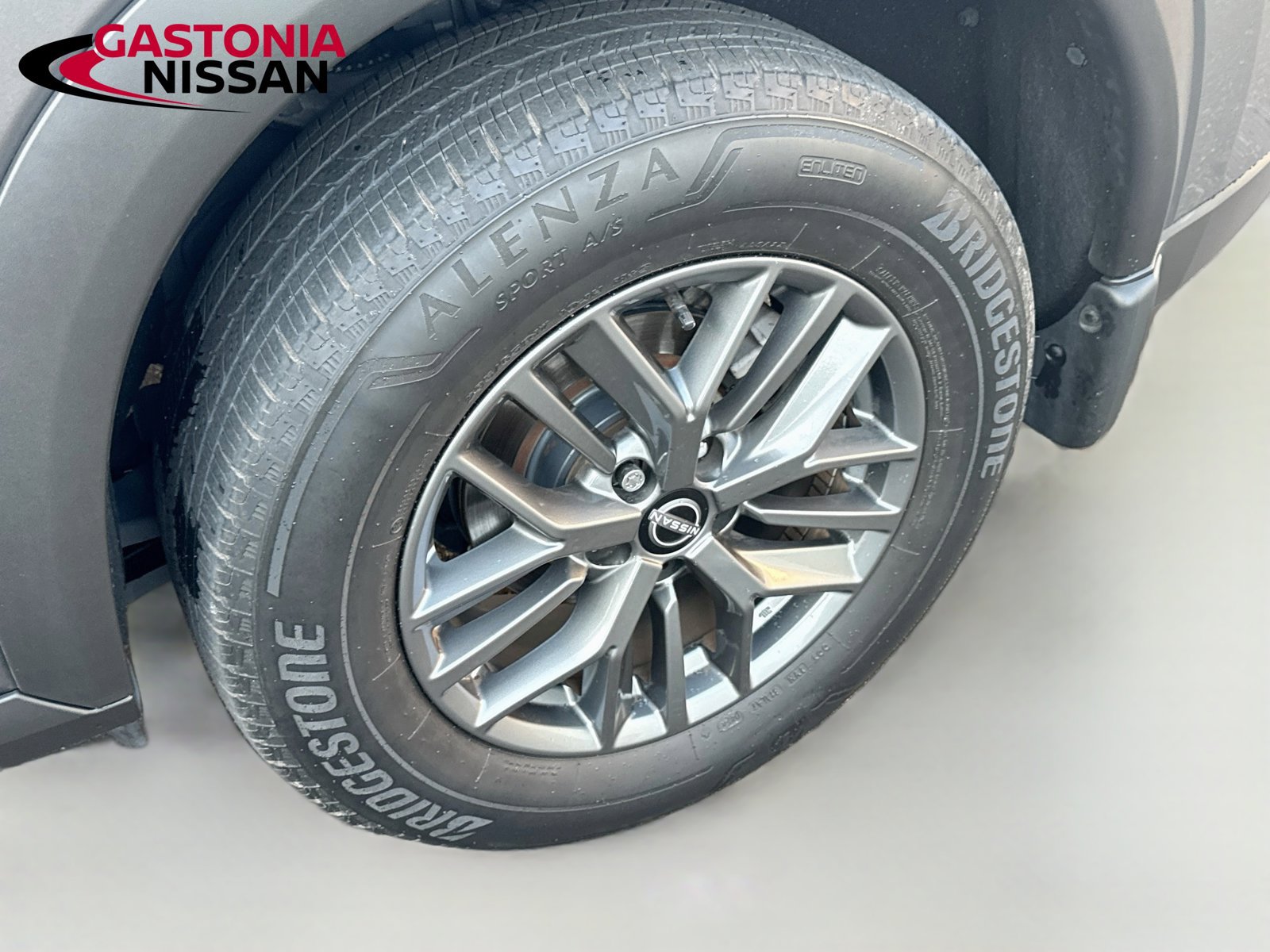 Used 2024 Nissan Rogue S FWD image 36