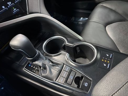 Used 2018 Toyota Camry XSE image 21