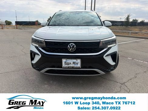 Used 2022 Volkswagen Taos SE FWD image 9