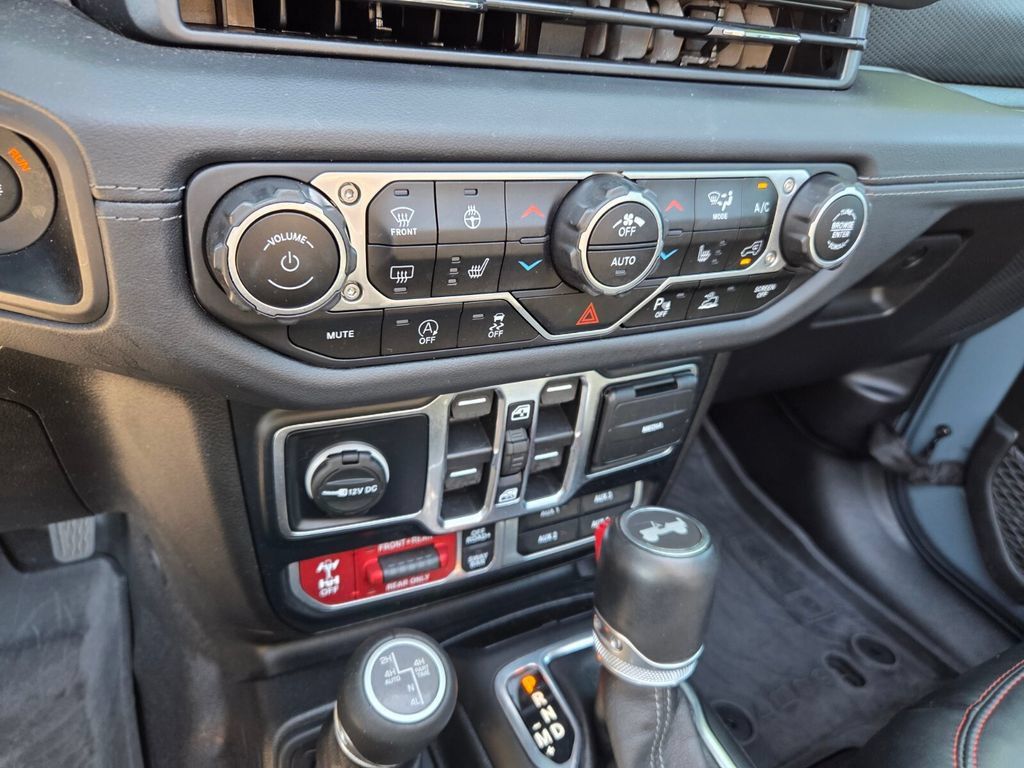 Used 2024 Jeep Wrangler Unlimited Rubicon AWD/4WD image 25