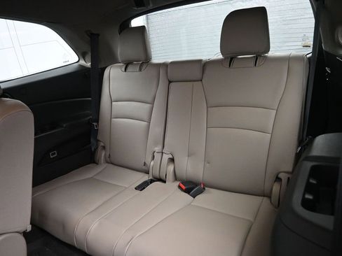 Used 2016 Honda Pilot Touring image 30