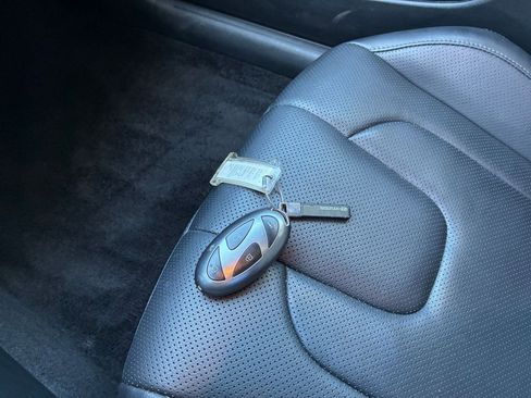 Used 2025 Hyundai Elantra Limited image 22