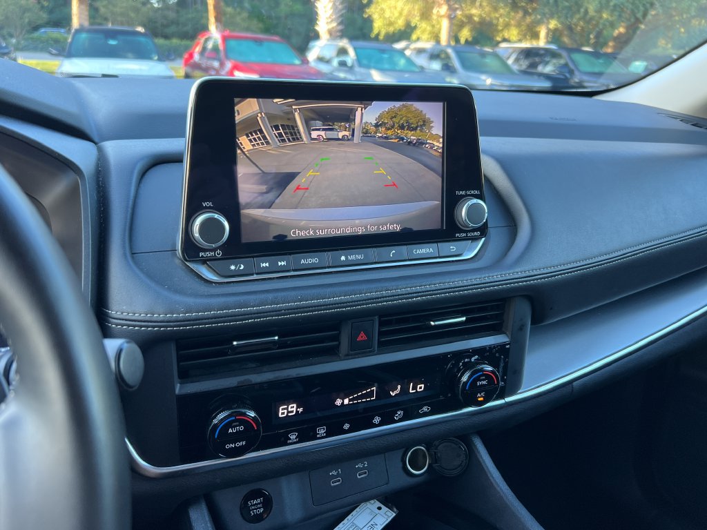 Used 2025 Nissan Rogue SV AWD/4WD image 19
