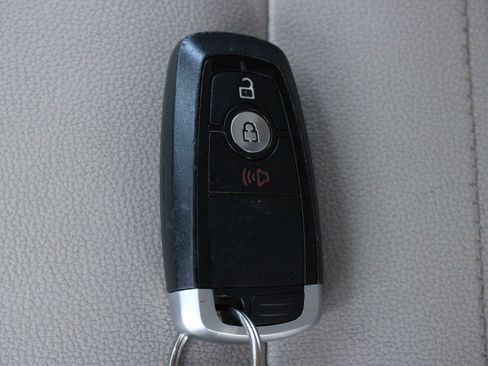 Used 2021 Ford EcoSport Titanium AWD/4WD image 49