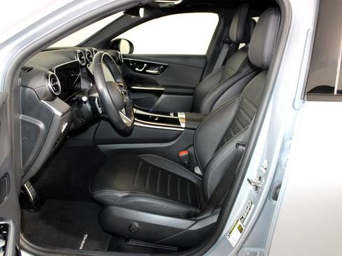 Used 2024 Mercedes-Benz GLC 300 4MATIC image 5