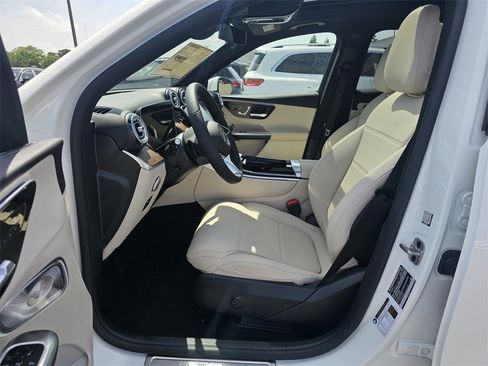 Used 2025 Mercedes-Benz GLC 300 GLC  300 image 22