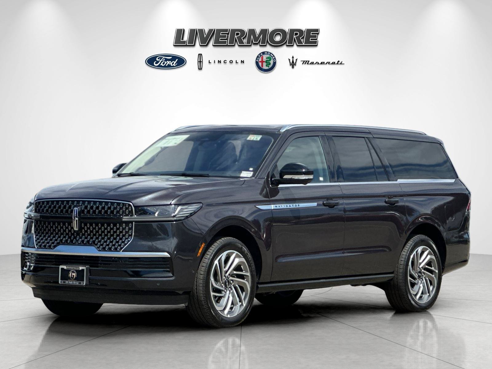 Certified 2025 Lincoln Navigator L Reserve AWD/4WD image 7